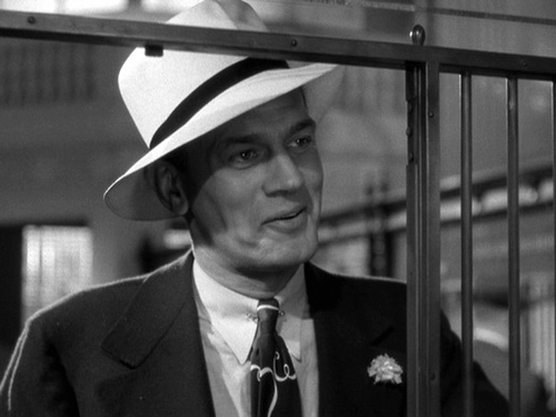 Кадры из Тень сомнения (1943)