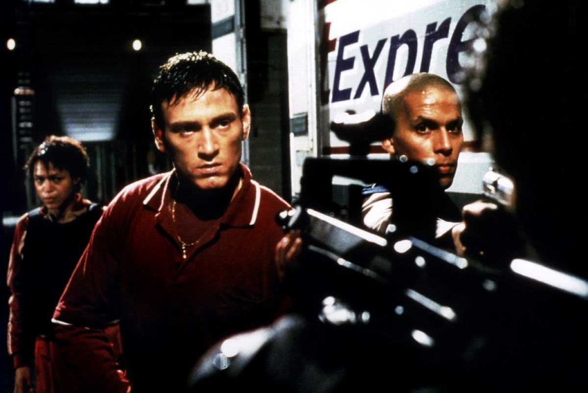 Кадры из Осиное гнездо (2002)