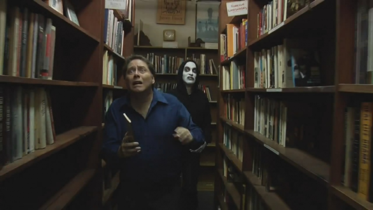 Кадры из Ужасно медленный убийца с крайне неэффективным оружием (2008)