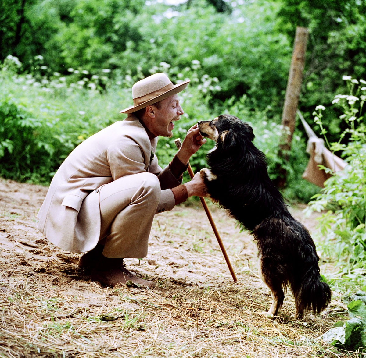 Кадры из Неоконченная пьеса для механического пианино (1977)