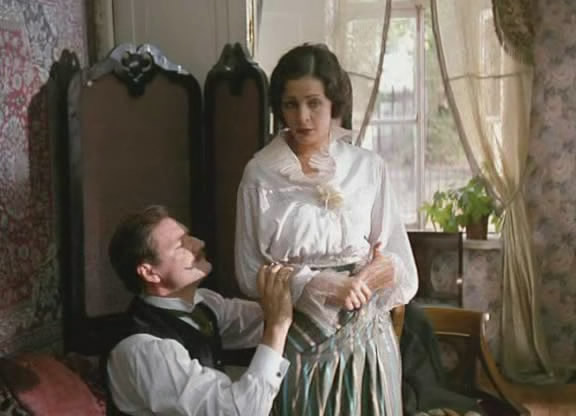 Кадры из Ключ от спальни (2004)