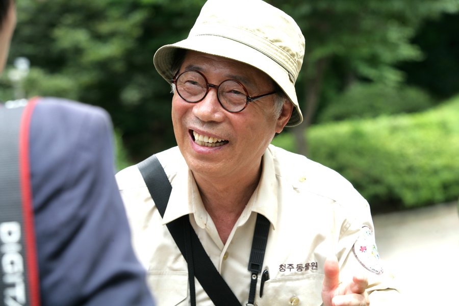 Кадры из В поисках слона (2009)