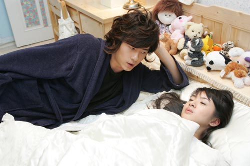 Кадры из Всё началось с поцелуя (2005)