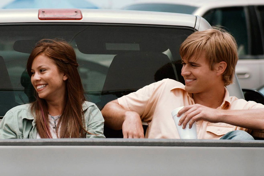 Кадры из Спасти жизнь (2009)