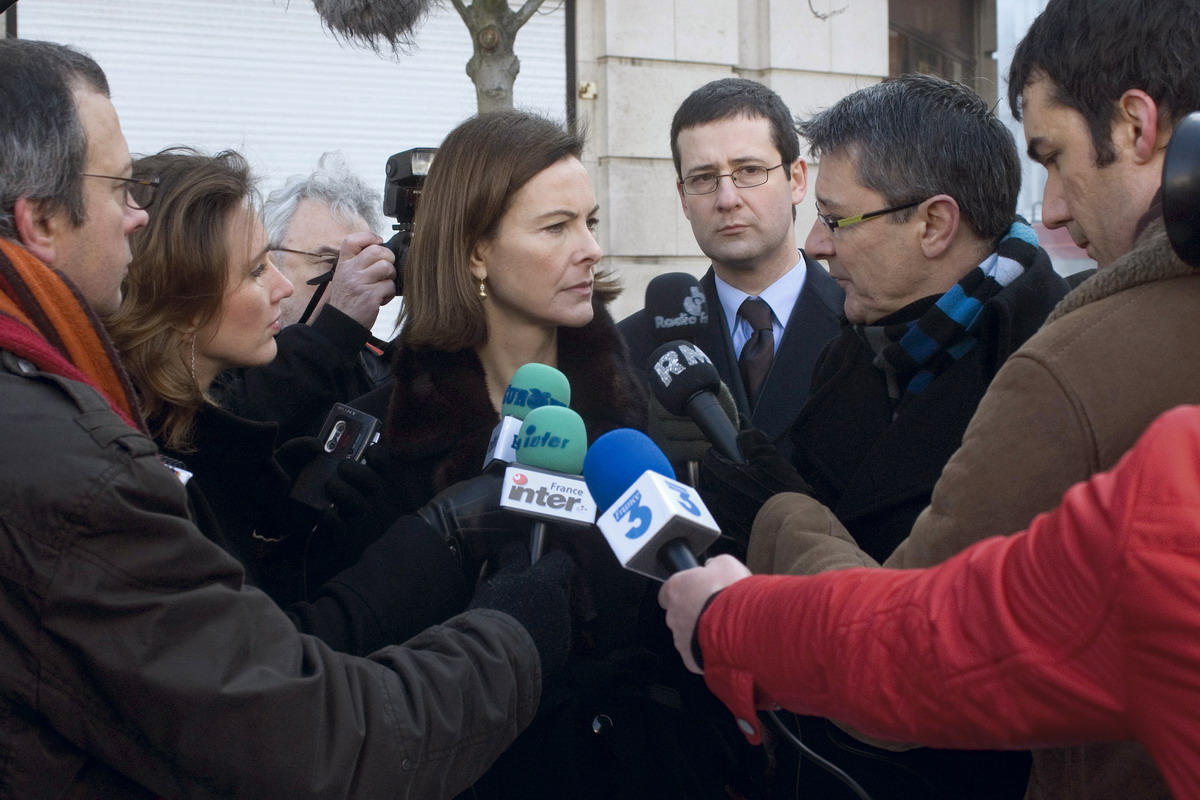 Кадры из Служить и защищать (2010)