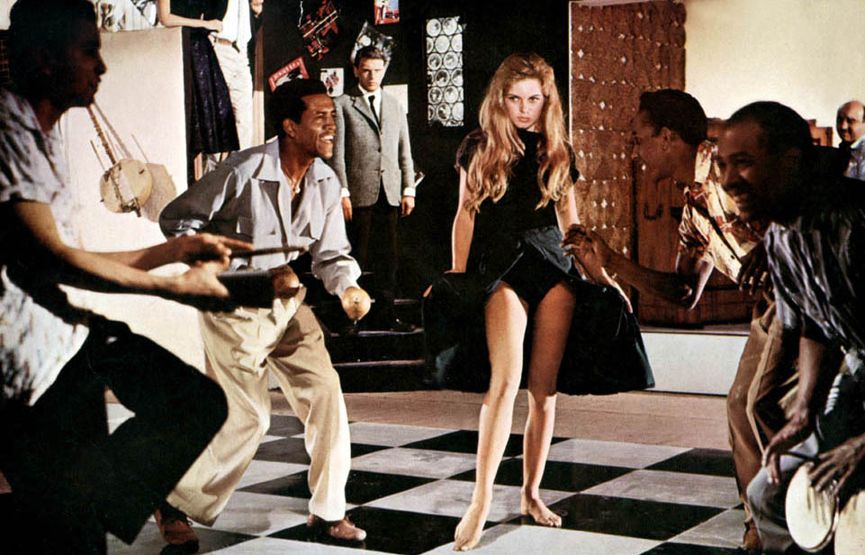 Кадры из И Бог создал женщину (1956)