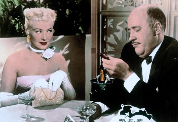 Кадры из Как выйти замуж за миллионера (1953)