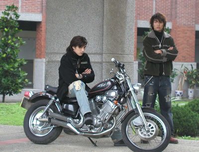 Кадры из Дьявол рядом с тобой (2005)