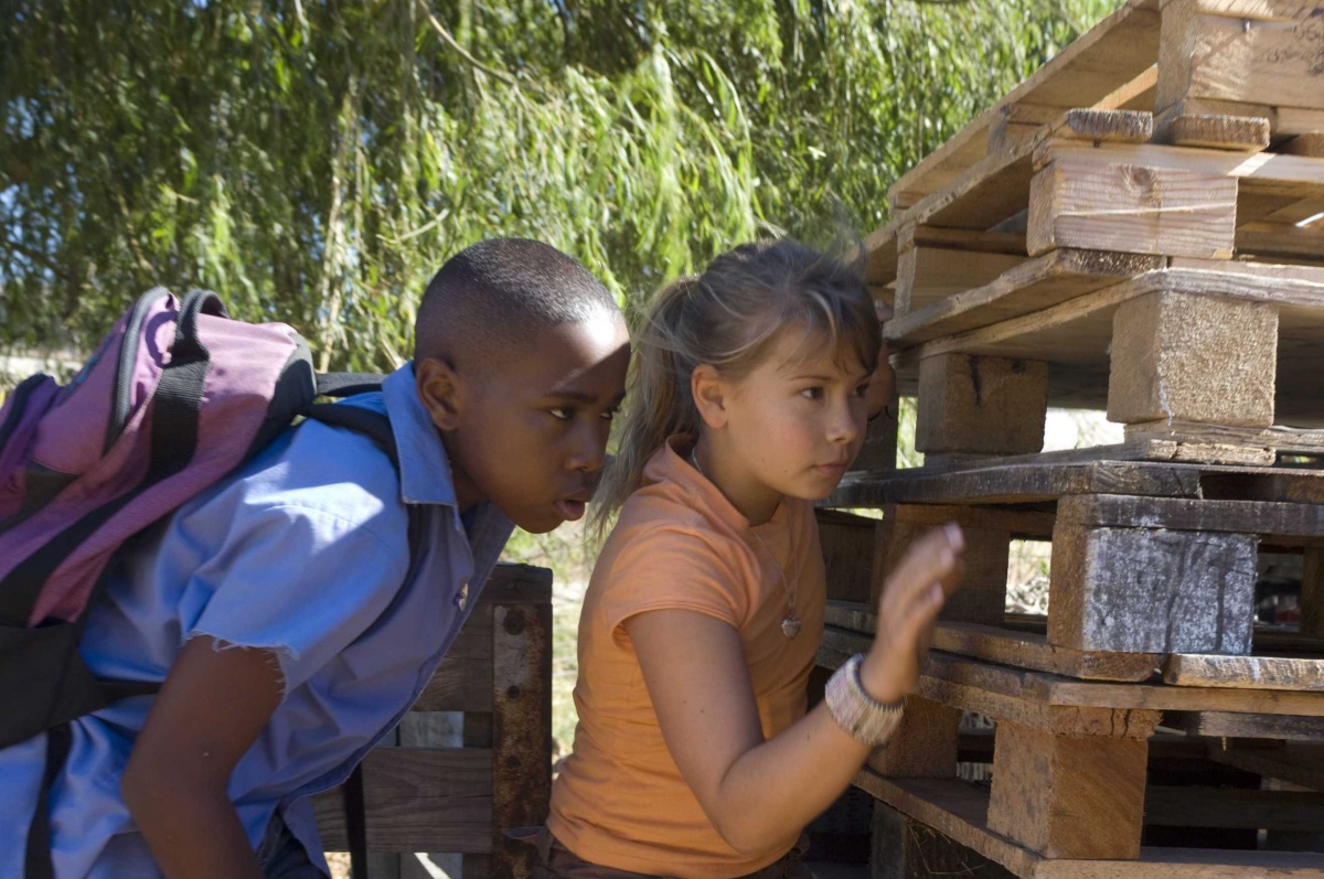 Кадры из Освободите Вилли: Побег из Пиратской бухты (2010)