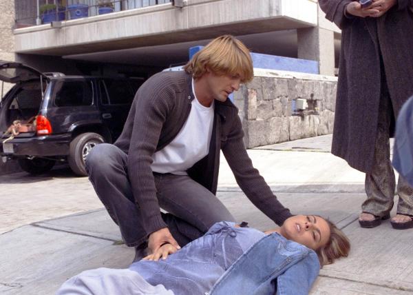 Кадры из Под одной кожей (2003)