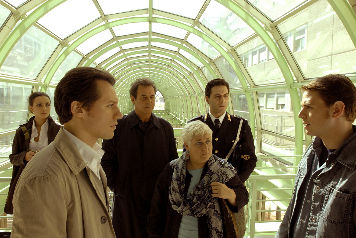 Кадры из Сатурн в противофазе (2007)