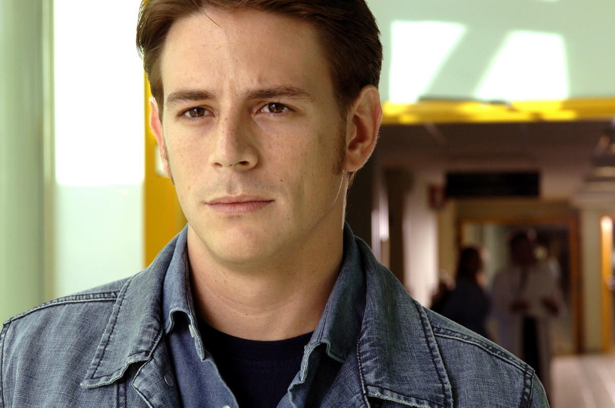 Кадры из Сатурн в противофазе (2007)