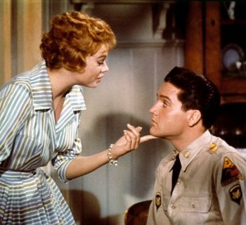 Кадры из Солдатский блюз (1960)