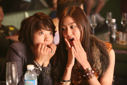 Кадры из Ты прекрасен! (2009)