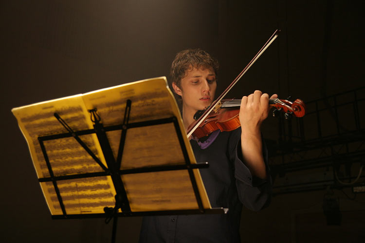 Кадры из Эффект домино (2009)