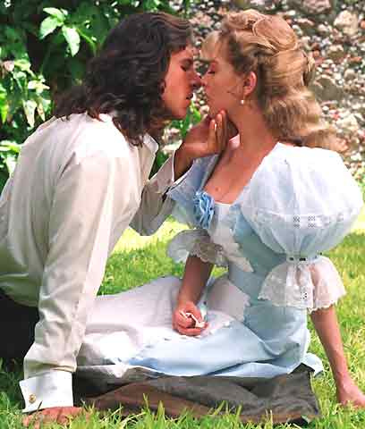 Кадры из Дикое сердце (1993)