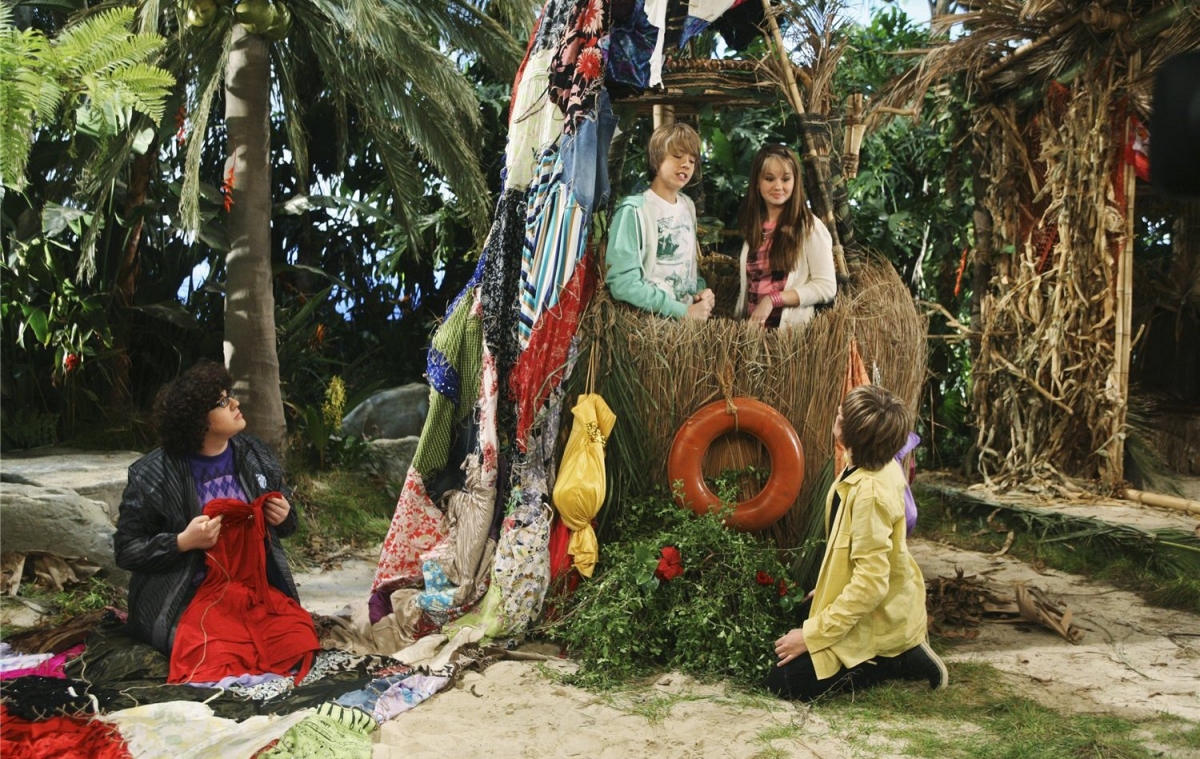 Всё тип-топ, или Жизнь на палубе (2008)