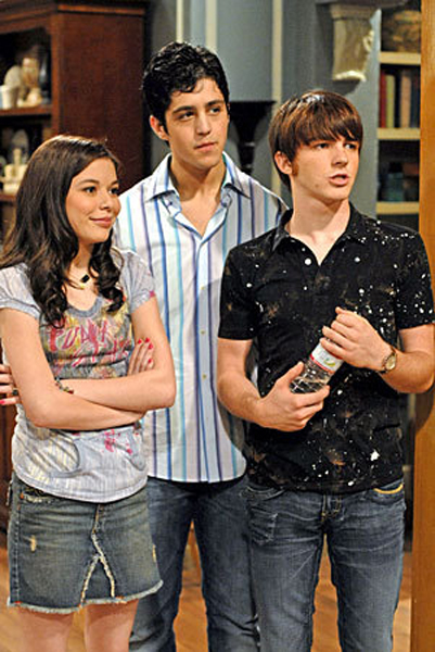 Кадры из Дрейк и Джош (2004)