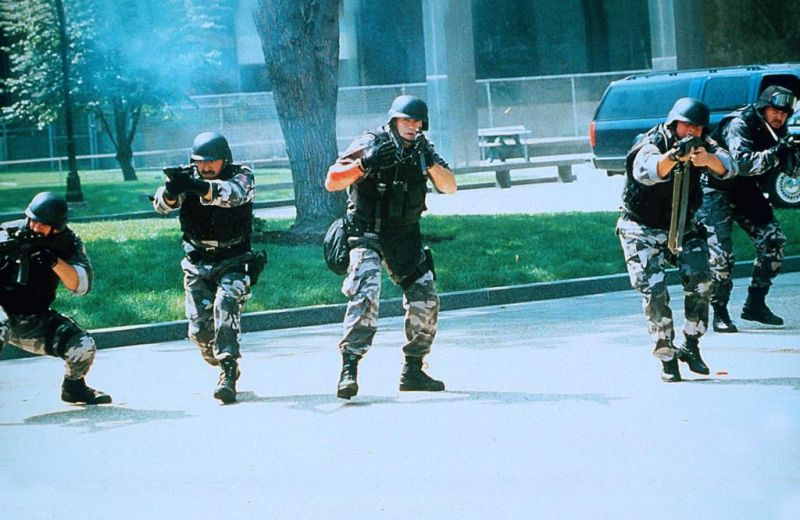 Отряд спасения (1998)