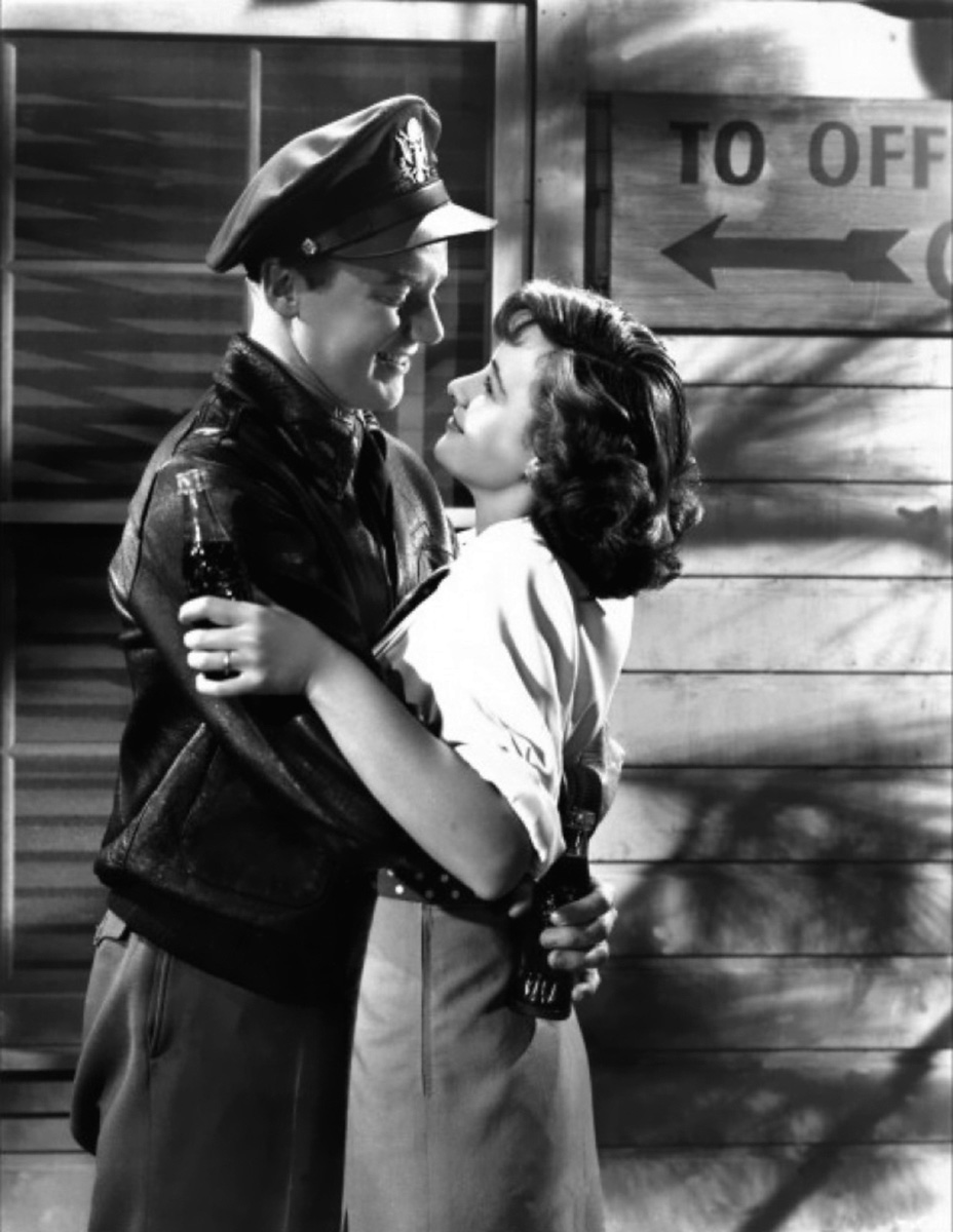 Кадры из Тридцать секунд над Токио (1944)