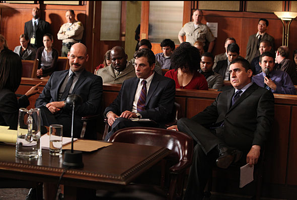 Кадры из Закон и порядок: Лос-Анджелес (2010)