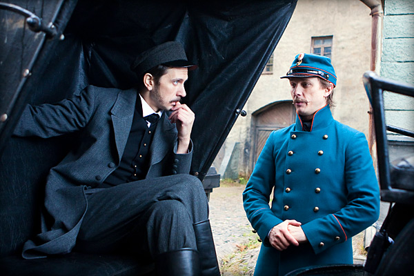 Кадры из В лесах и на горах (2010)