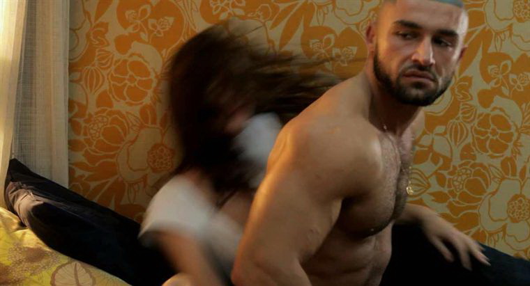 Кадры из Мужчина в ванне (2010)