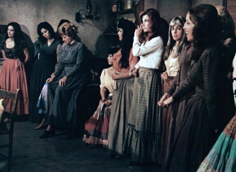 Кадры из Великолепная семерка снова в седле (1972)