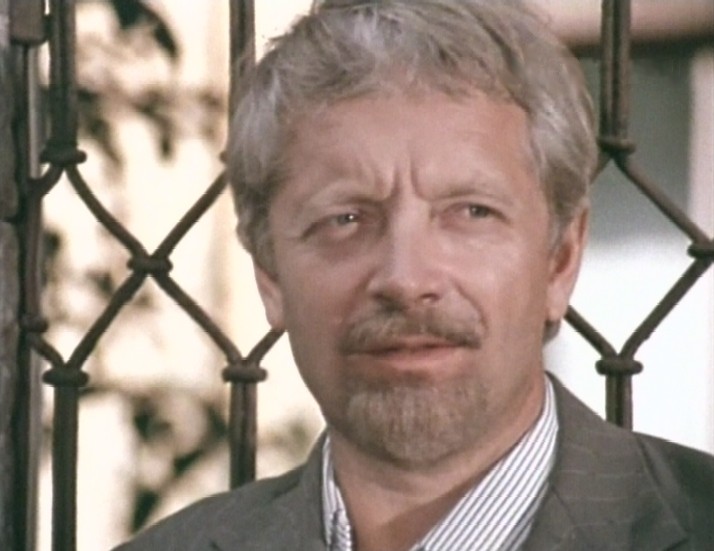 Стоянка поезда — две минуты (1972)