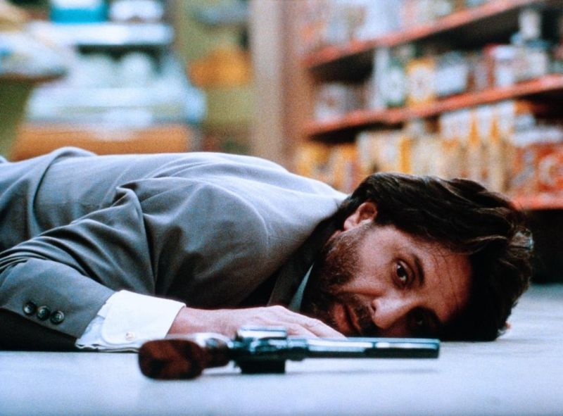 Кадры из Голубая сталь (1990)