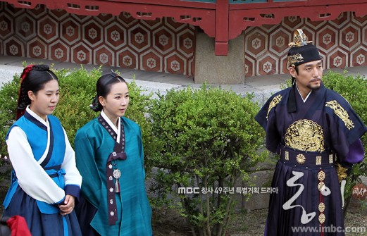 Кадры из Тон И (2010)