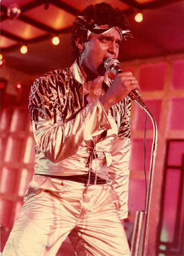 Кадры из Танцор диско (1982)