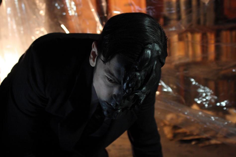 Кадры из Тэцуо: Человек-пуля (2009)