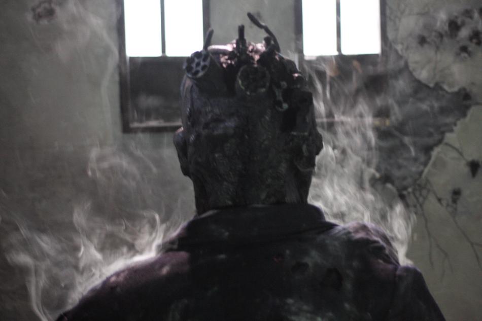 Кадры из Тэцуо: Человек-пуля (2009)