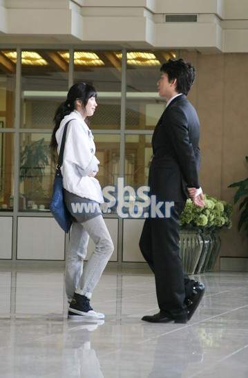 Кадры из Зачем ты пришёл в мой дом? (2008)