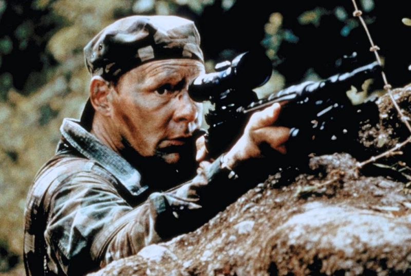 Кадры из За линией огня (1997)