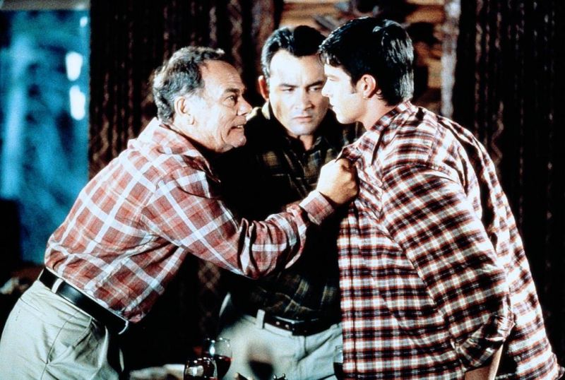 Кадры из Семейные тайны (1999)