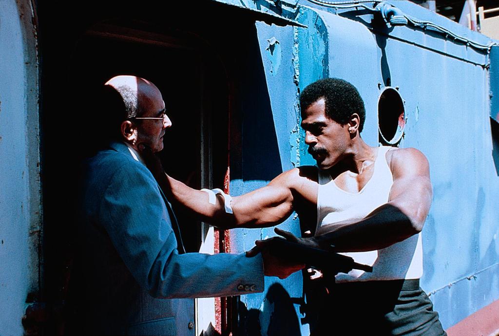 Кадры из Карающая сила (1986)