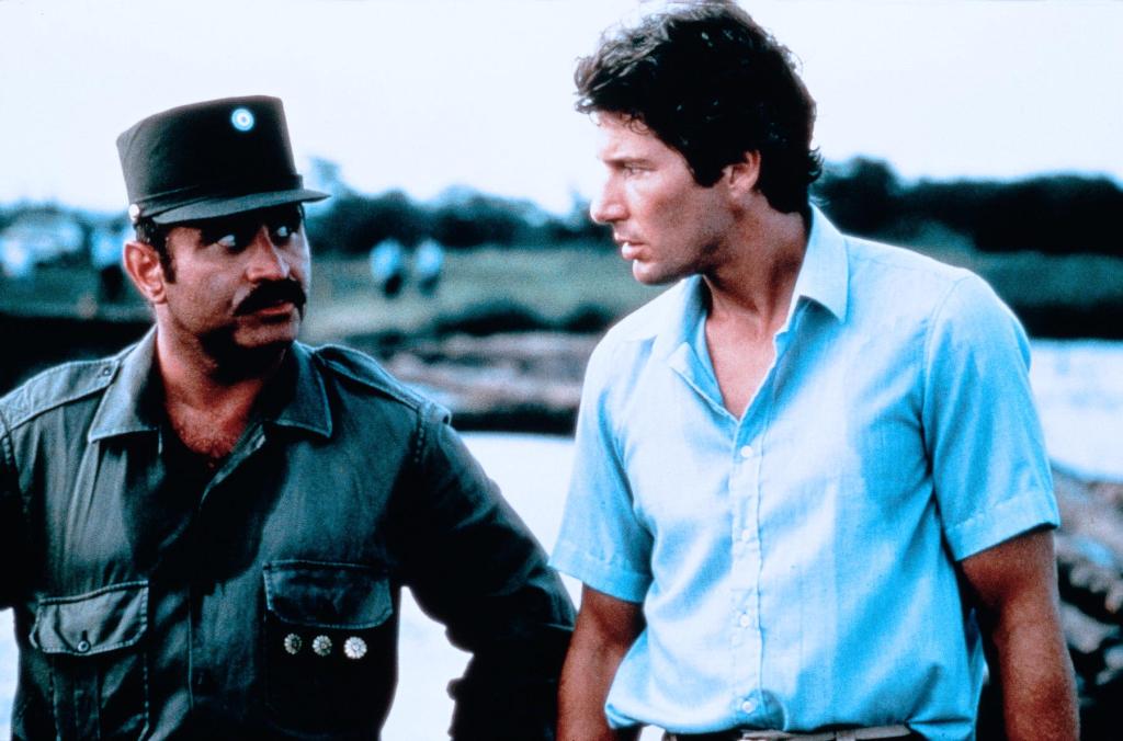 Кадры из Почетный консул (1983)