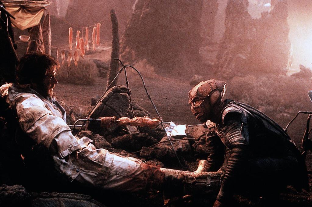 Кадры из Враг мой (1985)