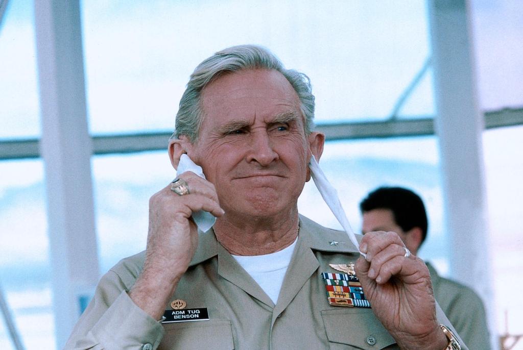 Кадры из Горячие головы (1991)