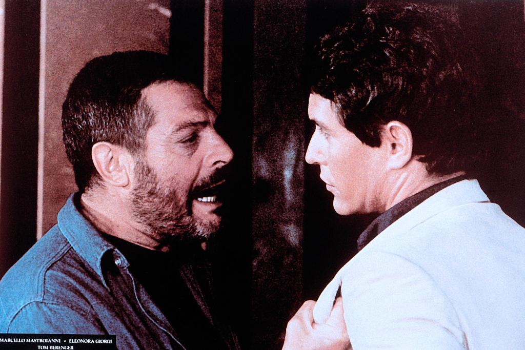 Кадры из По ту сторону двери (1982)