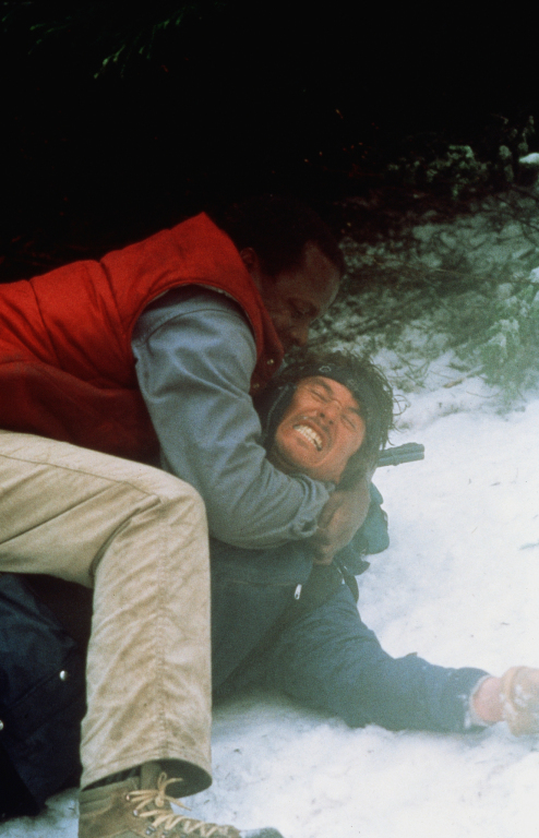 Кадры из Огонь на поражение (1988)