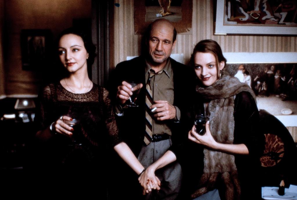 Кадры из Генри и Джун (1990)