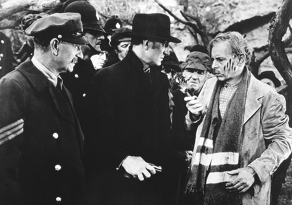 Кадры из Шерлок Холмс: Багровый коготь (1944)