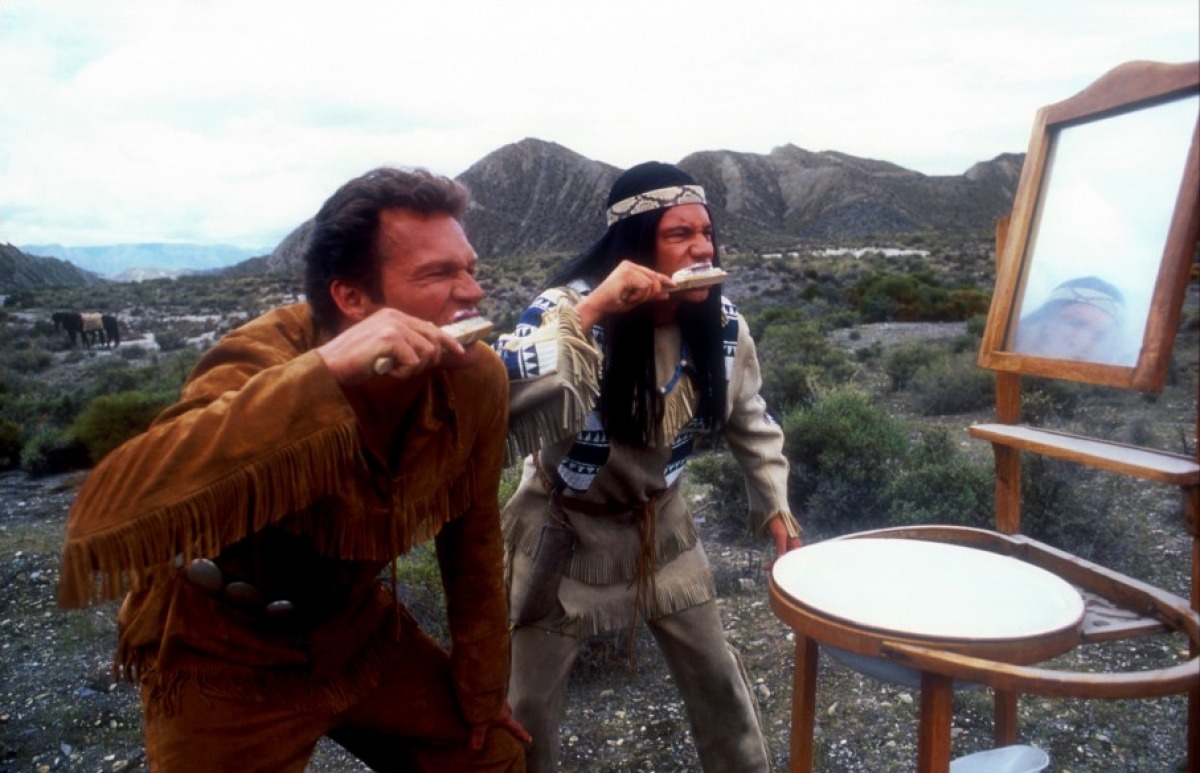 Кадры из Мокасины Маниту (2001)