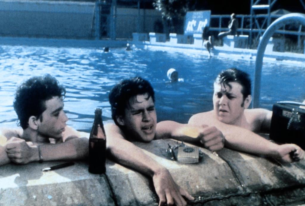 Кадры из Горячая жевательная резинка: Мороженое на палочке (1978)