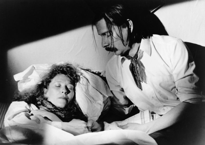 Кадры из Жизнь богемы (1992)