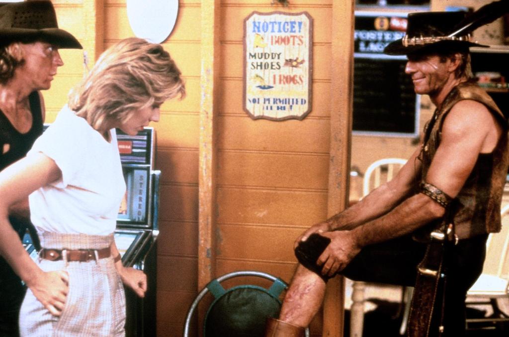 Кадры из Крокодил Данди (1986)