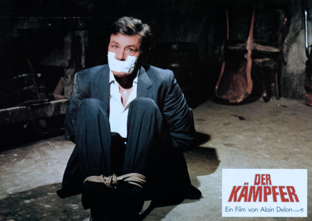 Кадры из Неукротимый (1983)